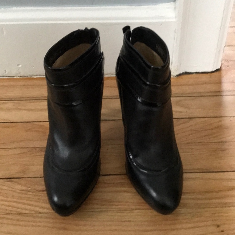 Cole hann ankle booties new without tags.